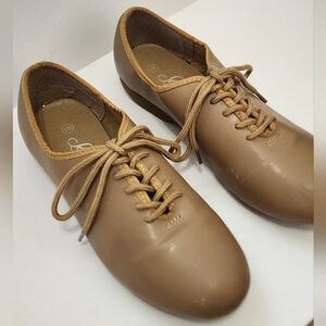 Style Plus Girl's Tan Jazz Shoe, Size 6.5